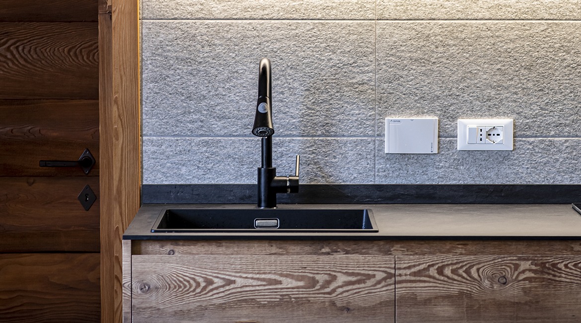 Sild Particolare Cucina su misura in Legno Larice Bio 4